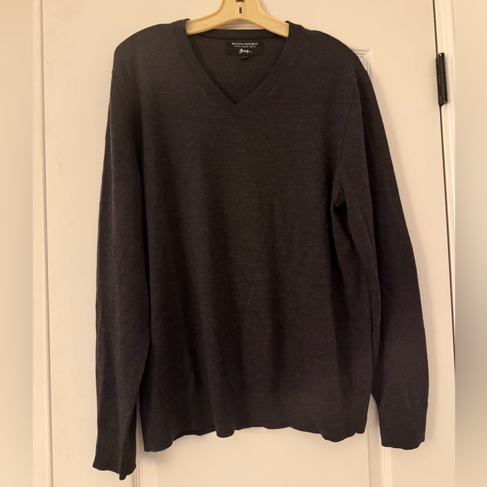 Banana Republic Gray Italian Merino Extra Fine Wool Charcoal V-Neck Sweater